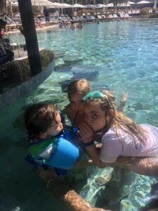 Mango smoothies for everyone!